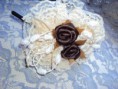 /album/tiaras/tiara-de-renda-com-flores-marrom-jpg/